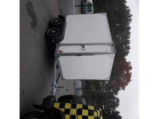 gesloten aanhangwagen roca