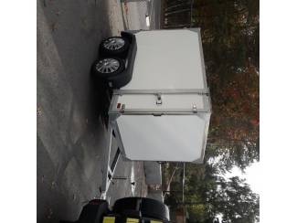 gesloten aanhangwagen