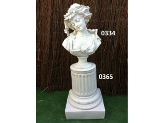 Borstbeeld vrouw met zuil. 0334 & 0365