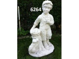 Jongen met Eekhoorn.  nr 6264