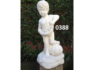 Jongen met pompoen. nr 0388