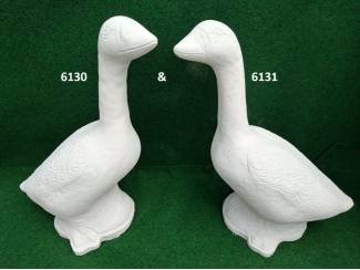 2 Grote Ganzen links en rechts. nr 6130 & 6131.